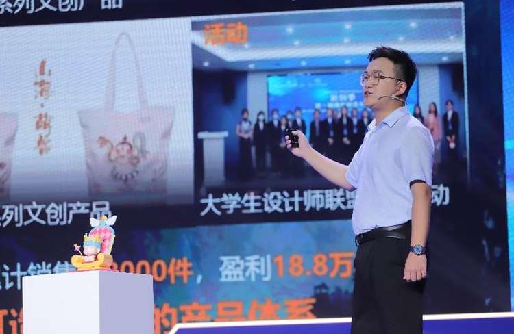 携手校友企业 十大正规买球网站文创中心推动校园文化建设提质增效